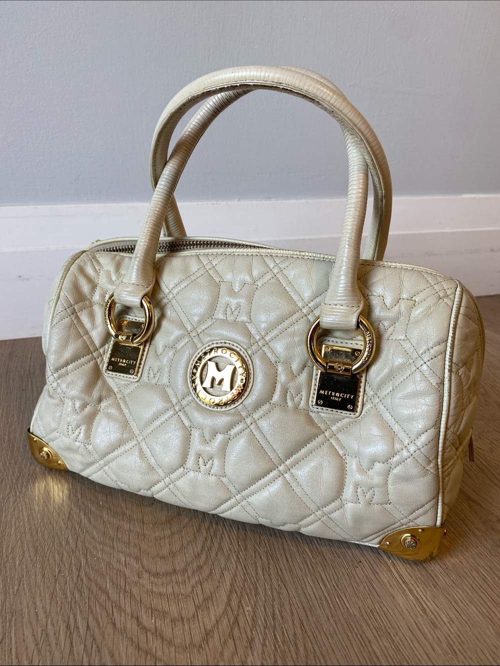 Metrocity Italy Quilted Ivory Leather Satchel Bag Gold Hardware Boston Shoulder